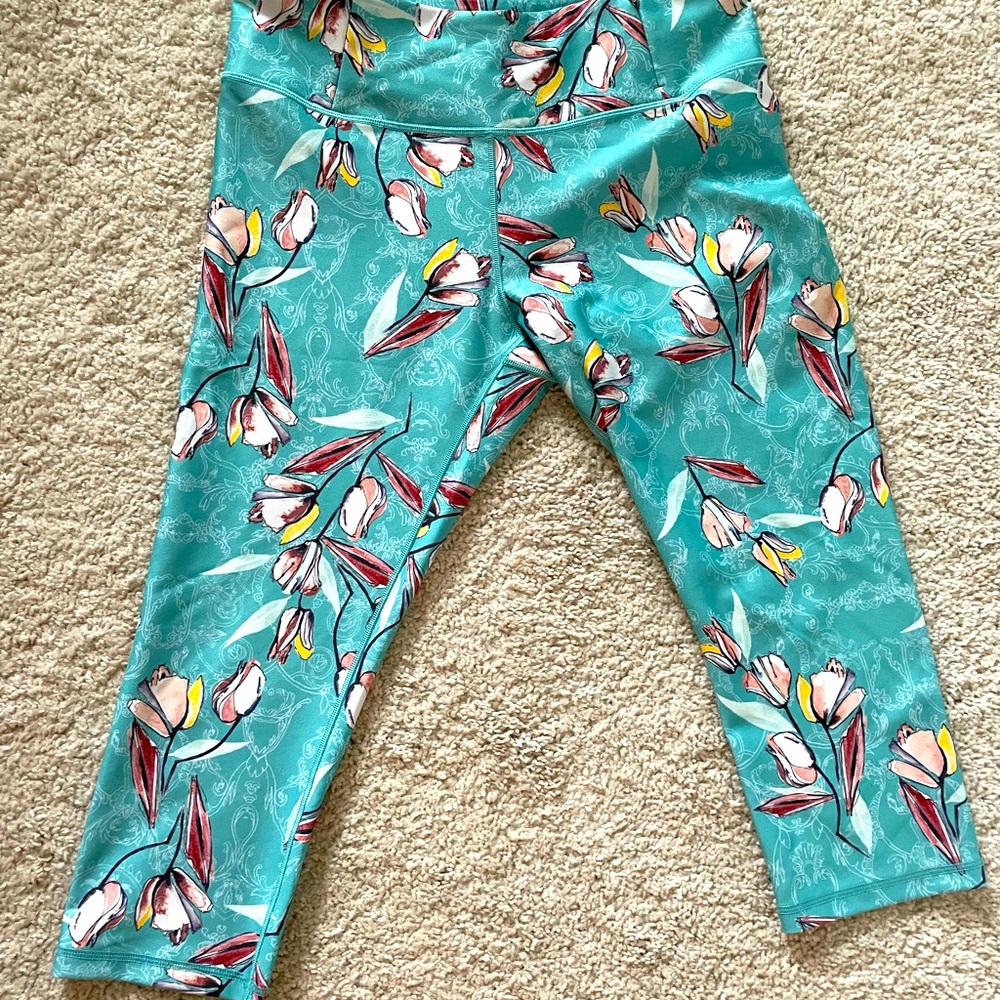 Calia by Carrie Underwood Floral Crop Workout